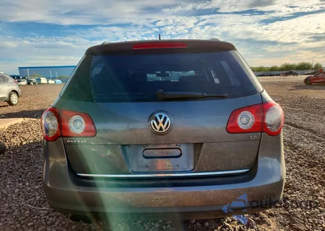 2007 Volkswagen Passat 3.6L Wagon Luxury z USA, uszkodzony, nr VIN WVWTU73C77E004799